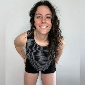 Romeo + Juliet  Couture Over-Sized Crop Top Medium